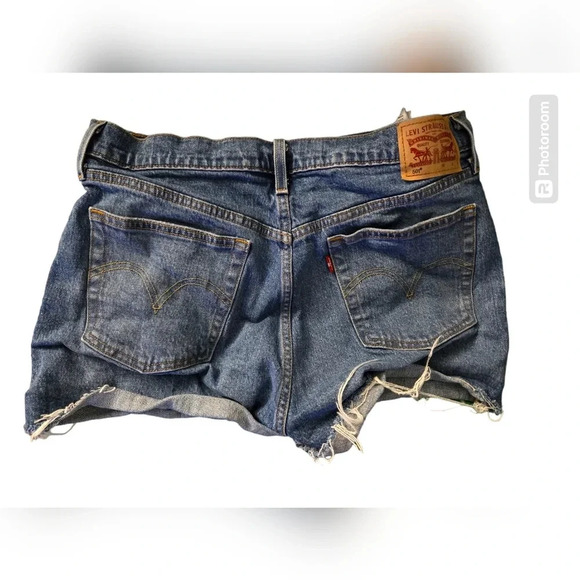 Levi's Distressed Women's Jean Shorts Size 32 - Picture 2 of 6